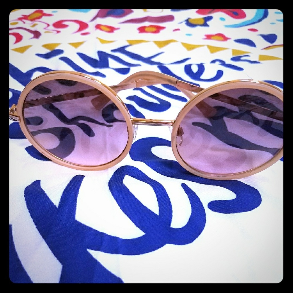 SUNGLASSES! Ready for Summer!!🌹